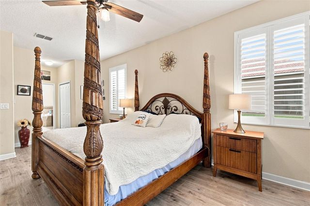 8961 DOVE VALLEY WAY, Davenport, FL 33896