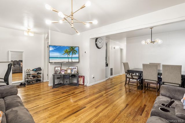 11916 204th Street, Saint Albans, NY 11412