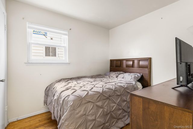 11916 204th Street, Saint Albans, NY 11412