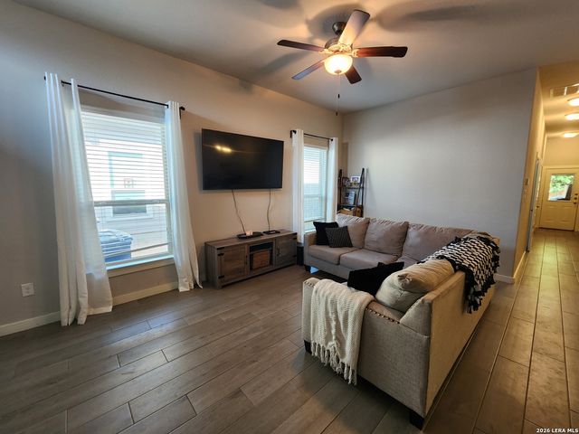 2237 AVERY VLG, New Braunfels, TX 78130