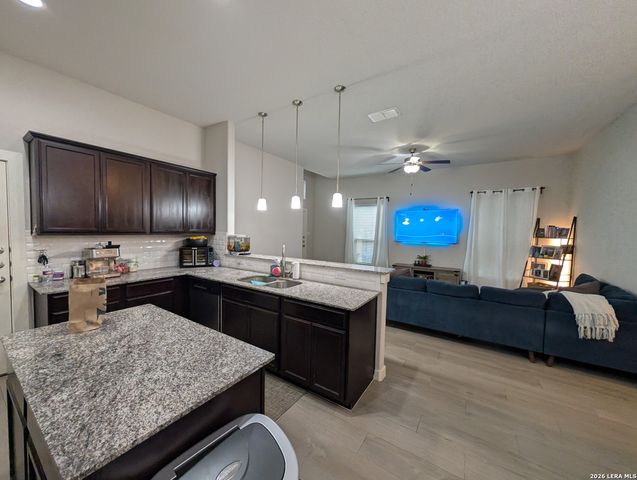 2237 AVERY VLG, New Braunfels, TX 78130