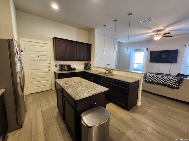 2237 AVERY VLG, New Braunfels, TX 78130