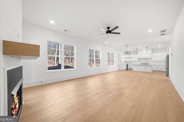 205 Carrington Point, Canton, GA 30115