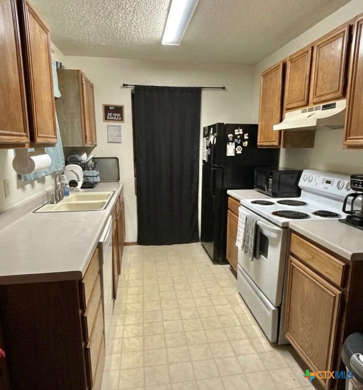 Image 3 of property listing at 3602 Holbert Drive, Killeen, TX 76543