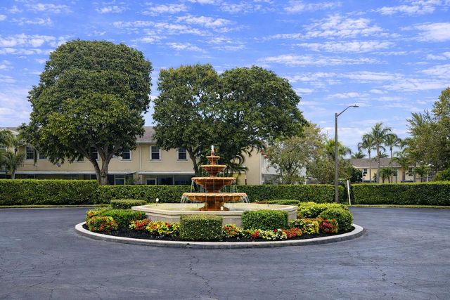 141 Waterside Drive 141, Hypoluxo, FL 33462