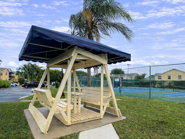 141 Waterside Drive 141, Hypoluxo, FL 33462