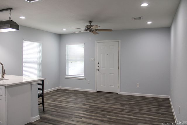 1475 CONTOUR DR, San Antonio, TX 78212