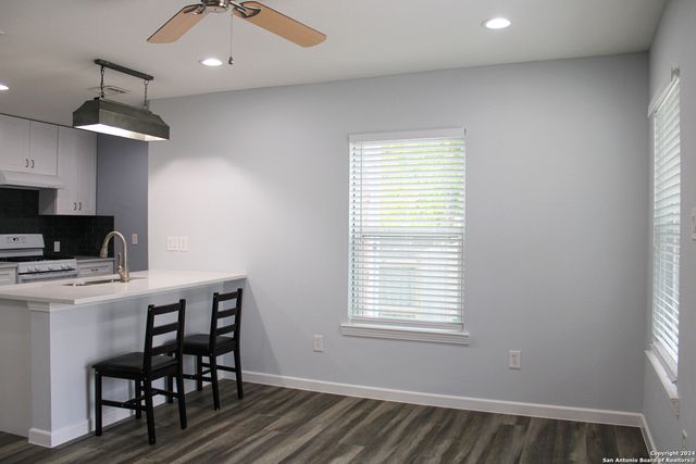 1475 CONTOUR DR, San Antonio, TX 78212