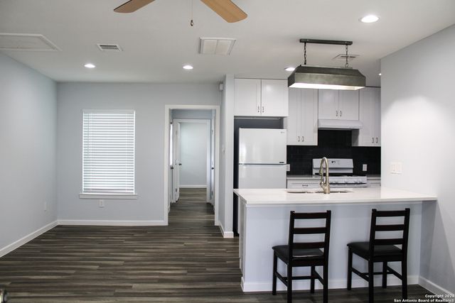 1475 CONTOUR DR, San Antonio, TX 78212