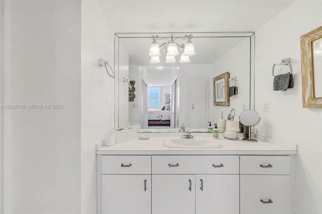 5001 Collins Ave 6E, Miami Beach, FL 33140