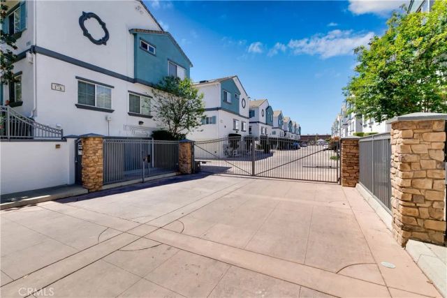 9301 Shirley Avenue 28, Northridge, CA 91324