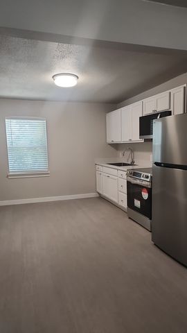 2232 Riverview Drive D, Irving, TX 75060