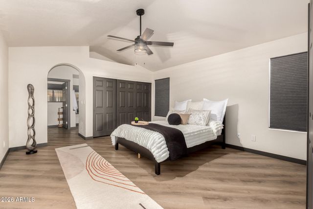 22 E CAROLINE Lane, Tempe, AZ 85284