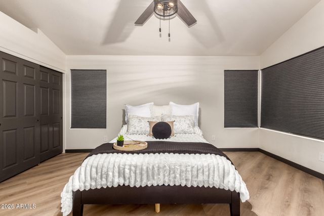 22 E CAROLINE Lane, Tempe, AZ 85284