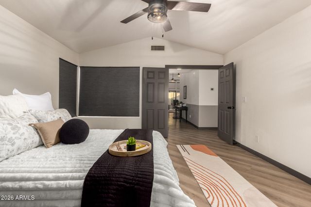 22 E CAROLINE Lane, Tempe, AZ 85284