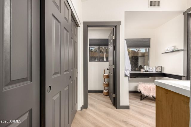 22 E CAROLINE Lane, Tempe, AZ 85284