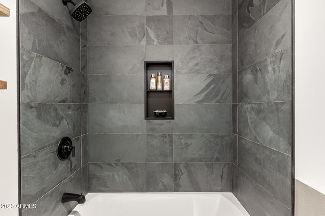 22 E CAROLINE Lane, Tempe, AZ 85284