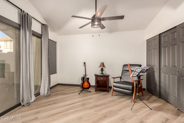 22 E CAROLINE Lane, Tempe, AZ 85284