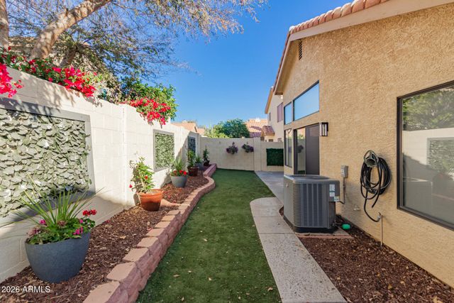 22 E CAROLINE Lane, Tempe, AZ 85284