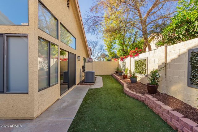 22 E CAROLINE Lane, Tempe, AZ 85284
