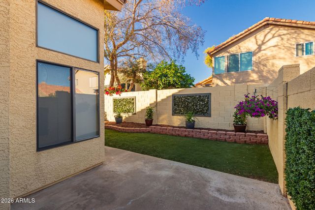 22 E CAROLINE Lane, Tempe, AZ 85284