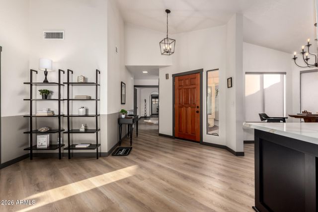 22 E CAROLINE Lane, Tempe, AZ 85284