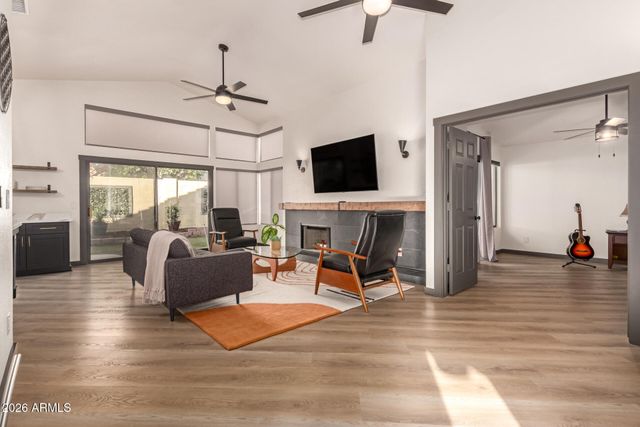 22 E CAROLINE Lane, Tempe, AZ 85284