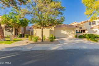 22 E CAROLINE Lane, Tempe, AZ 85284