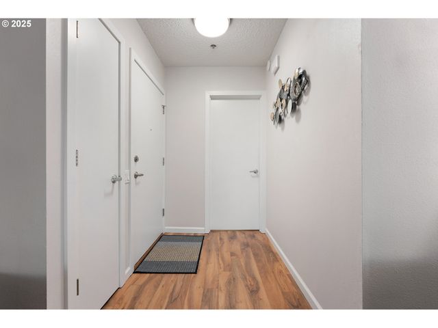 11510 Sw CROWN Dr 5, King City, OR 97224