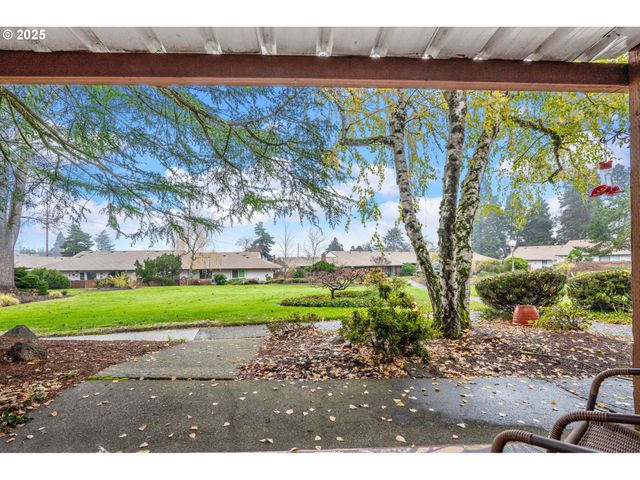 11510 Sw CROWN Dr 5, King City, OR 97224