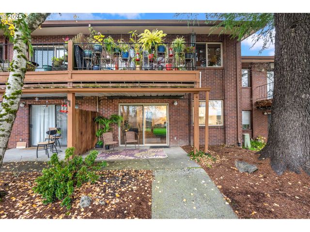 11510 Sw CROWN Dr 5, King City, OR 97224