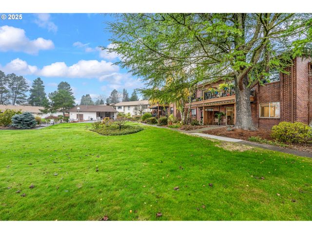 11510 Sw CROWN Dr 5, King City, OR 97224