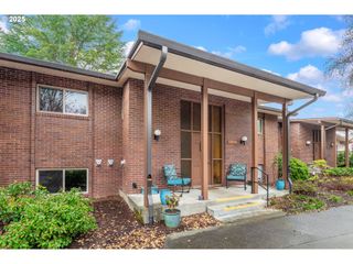 11510 Sw CROWN Dr 5, King City, OR 97224