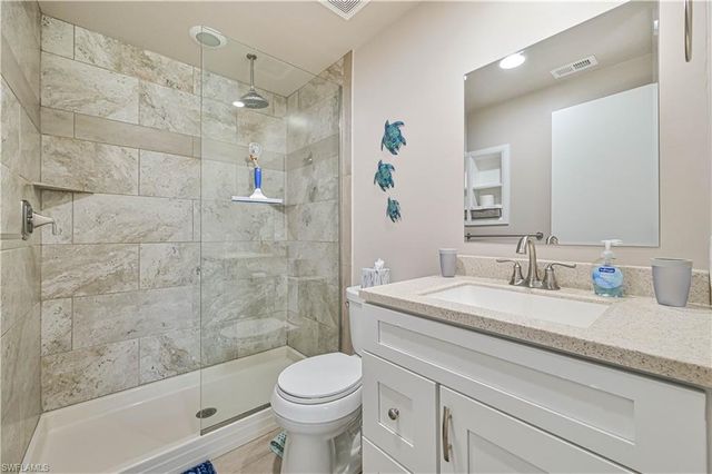 8475 Charter Club CIR # 5, Fort Myers, FL 33919