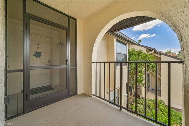 8475 Charter Club CIR # 5, Fort Myers, FL 33919