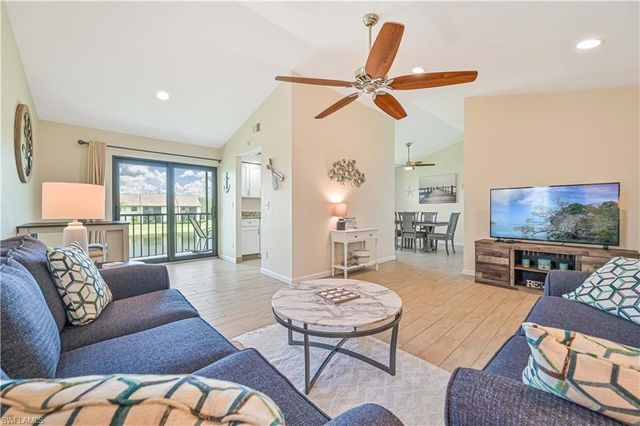 8475 Charter Club CIR # 5, Fort Myers, FL 33919