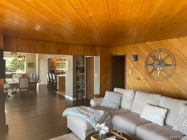 52170 Canal Road, Houghton, MI 49931