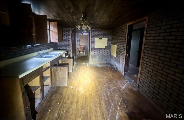 7497 Rowles Avenue, St Louis, MO 63135