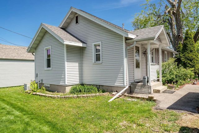 1413 Woodman Road, Janesville, WI 53545