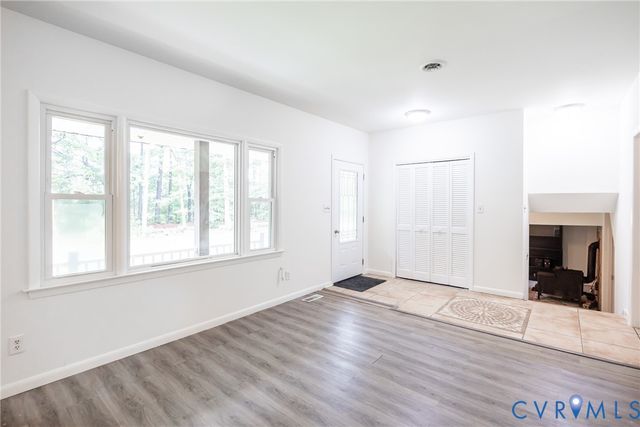 9016 Robin Rd, Disputanta, VA 23842