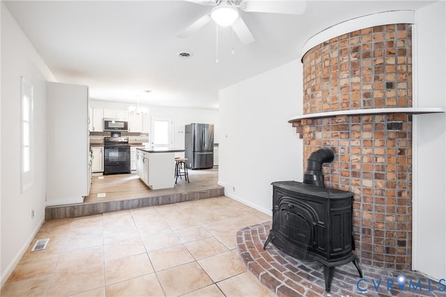 9016 Robin Rd, Disputanta, VA 23842
