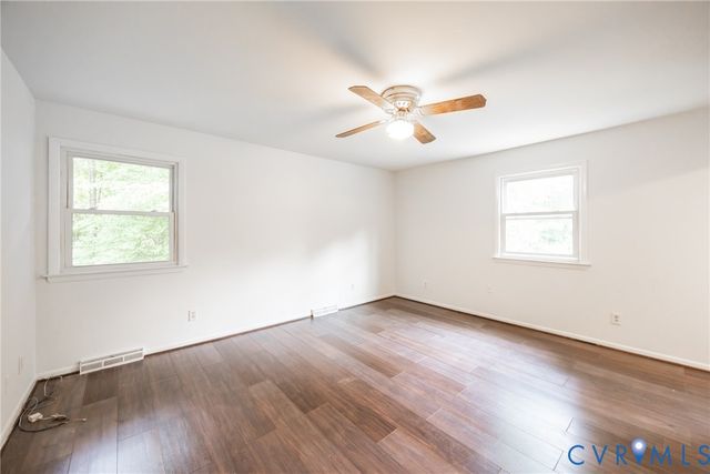 9016 Robin Rd, Disputanta, VA 23842