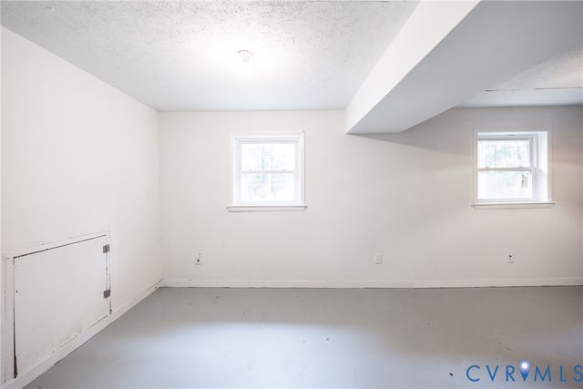 9016 Robin Rd, Disputanta, VA 23842