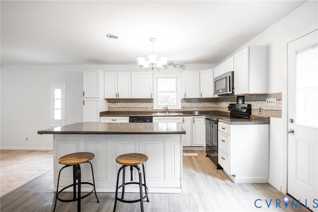 9016 Robin Rd, Disputanta, VA 23842