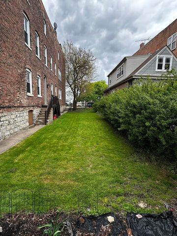 3209 S Racine Avenue, Chicago, IL 60608