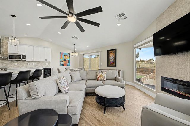 4524 E Shomi Street, Phoenix, AZ 85044