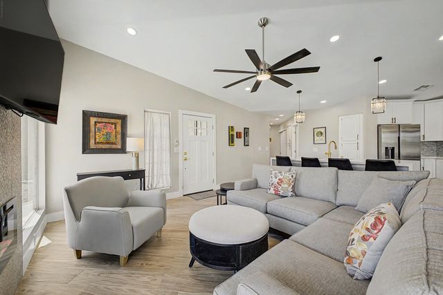 4524 E Shomi Street, Phoenix, AZ 85044