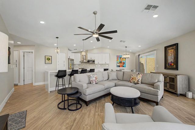 4524 E Shomi Street, Phoenix, AZ 85044