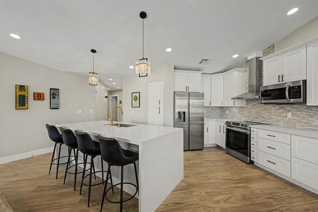 4524 E Shomi Street, Phoenix, AZ 85044