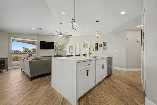 4524 E Shomi Street, Phoenix, AZ 85044